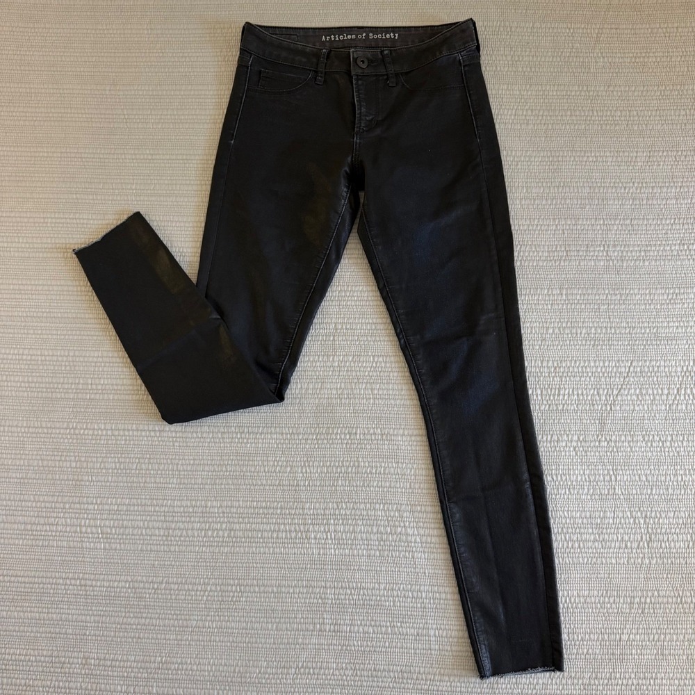 Articles of Society Women's Black Coated Skinny Jeans Raw Hem Size 25